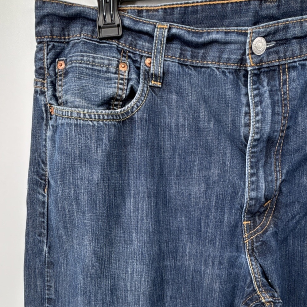 Levi's 569 Relaxed Fit Straight Leg Blue Denim Cotton Jeans Button Zip 38x30 - Picture 2 of 11